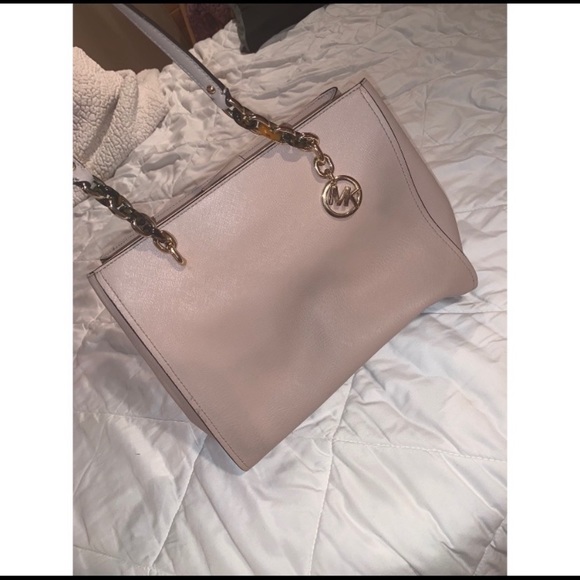 Michal kors purse - Picture 1 of 8
